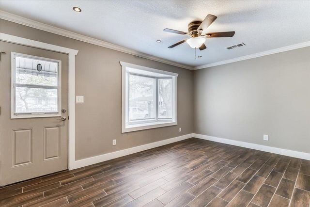 1338 S Ida Ave, Wichita, KS 67211