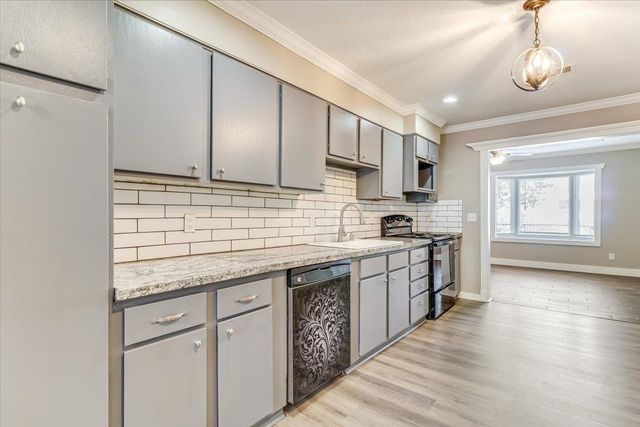 1338 S Ida Ave, Wichita, KS 67211