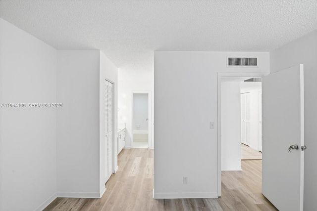 6101 N Falls Cir Dr 309, Lauderhill, FL 33319