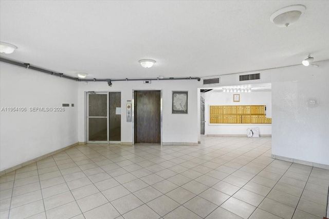 6101 N Falls Cir Dr 309, Lauderhill, FL 33319