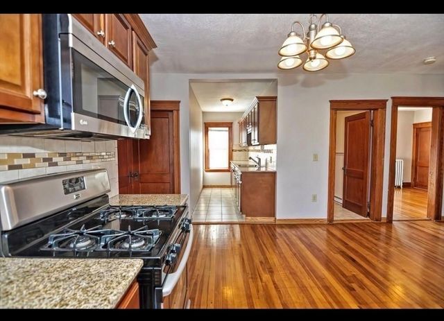 278 Greenwood St 2, Worcester, MA 01607