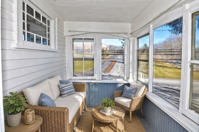278 Greenwood St 2, Worcester, MA 01607