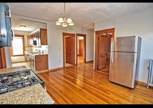 278 Greenwood St 2, Worcester, MA 01607