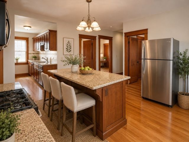 278 Greenwood St 2, Worcester, MA 01607