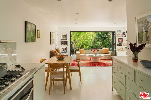 2233 Crest Way, Los Angeles, CA 90068