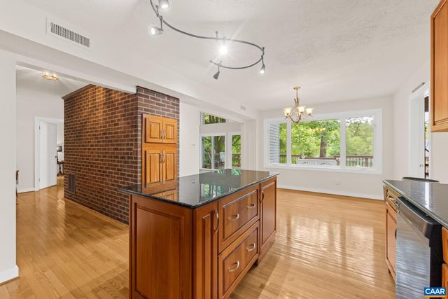 4 LAKEVIEW CIR, Palmyra, VA 22963
