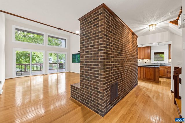 4 LAKEVIEW CIR, Palmyra, VA 22963