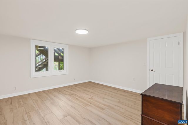 4 LAKEVIEW CIR, Palmyra, VA 22963