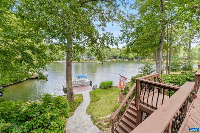 4 LAKEVIEW CIR, Palmyra, VA 22963
