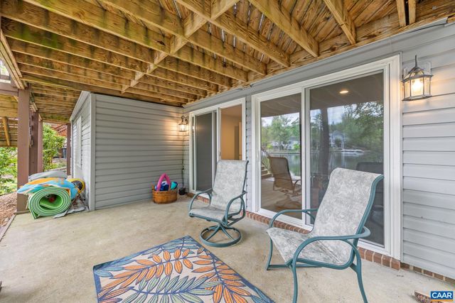 4 LAKEVIEW CIR, Palmyra, VA 22963