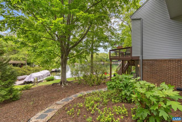 4 LAKEVIEW CIR, Palmyra, VA 22963