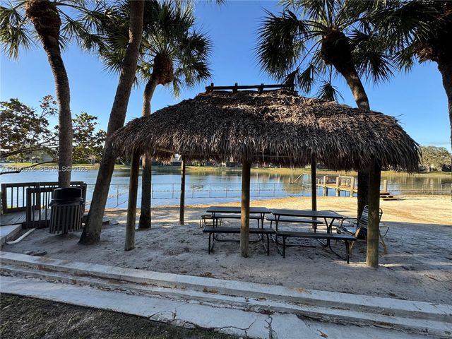 1101 Colony Point Circle 102, Pembroke Pines, FL 33026