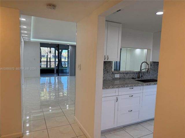 1101 Colony Point Circle 102, Pembroke Pines, FL 33026