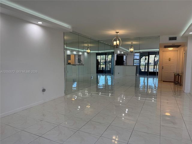 1101 Colony Point Circle 102, Pembroke Pines, FL 33026