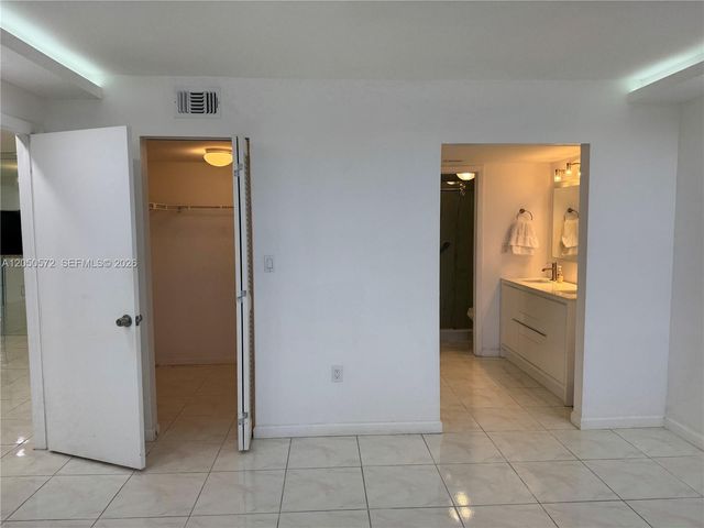 1101 Colony Point Circle 102, Pembroke Pines, FL 33026