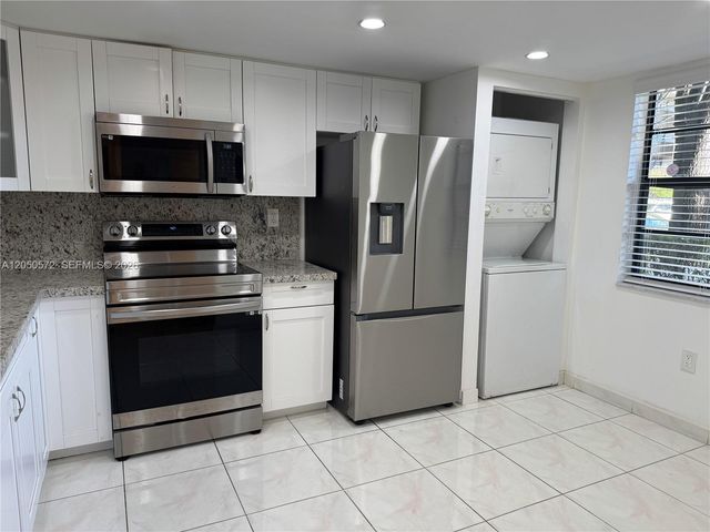 1101 Colony Point Circle 102, Pembroke Pines, FL 33026