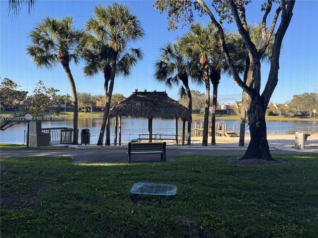 1101 Colony Point Circle 102, Pembroke Pines, FL 33026