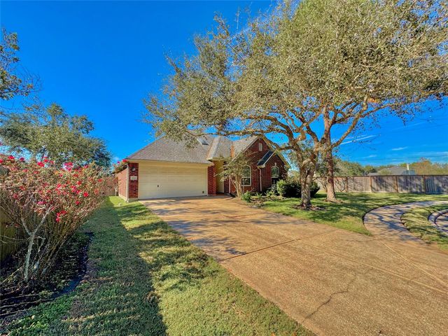 3506 Deerbrook Court, Pearland, TX 77584