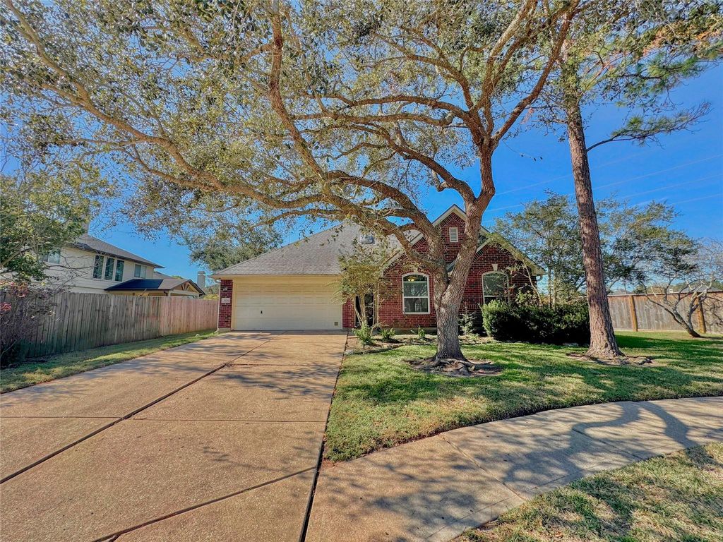 3506 Deerbrook Court, Pearland, TX 77584