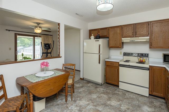 4857 Woodland Avenue 8, West Des Moines, IA 50266