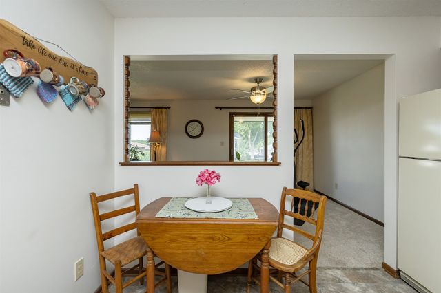 4857 Woodland Avenue 8, West Des Moines, IA 50266