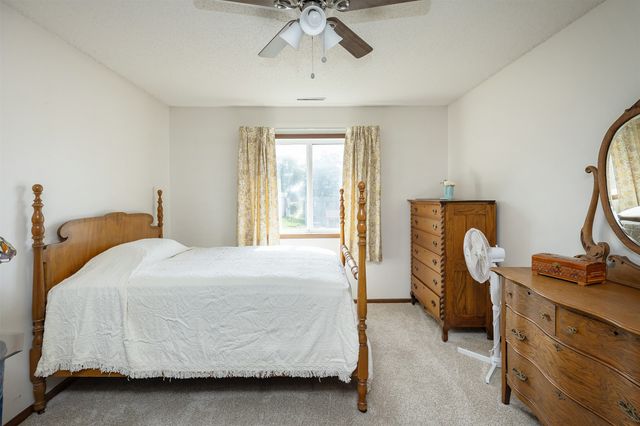 4857 Woodland Avenue 8, West Des Moines, IA 50266