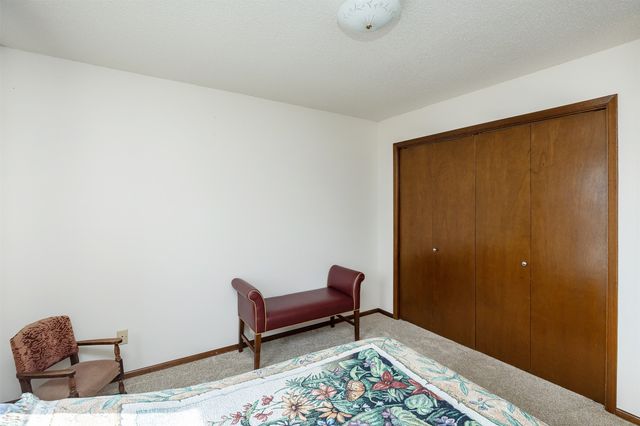4857 Woodland Avenue 8, West Des Moines, IA 50266