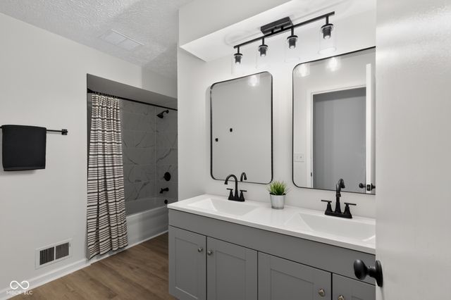 4034 Nevermind Way, Greenwood, IN 46142