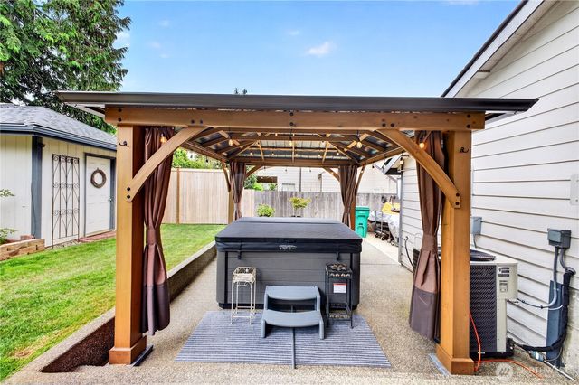 34435 32nd Court SW, Federal Way, WA 98023
