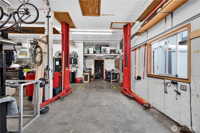 34435 32nd Court SW, Federal Way, WA 98023