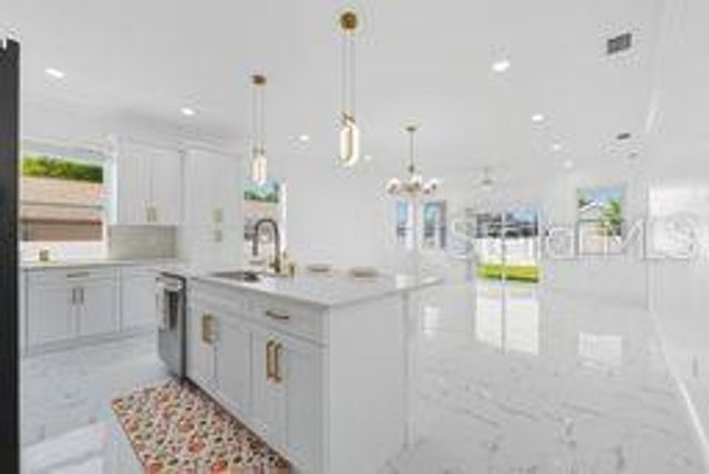 8424 N 16TH STREET, Tampa, FL 33604