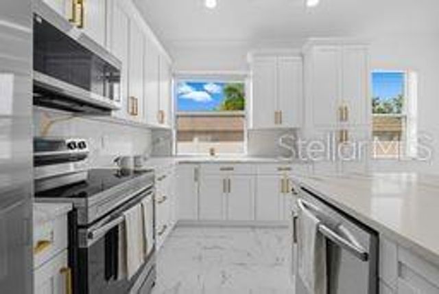 8424 N 16TH STREET, Tampa, FL 33604
