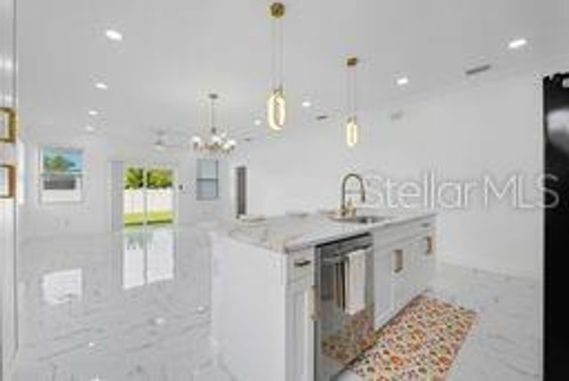 8424 N 16TH STREET, Tampa, FL 33604