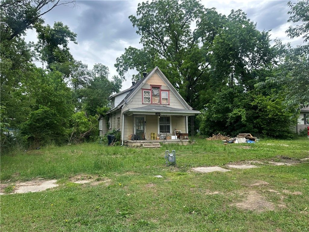 623 N C Street, Rogers, AR 72756