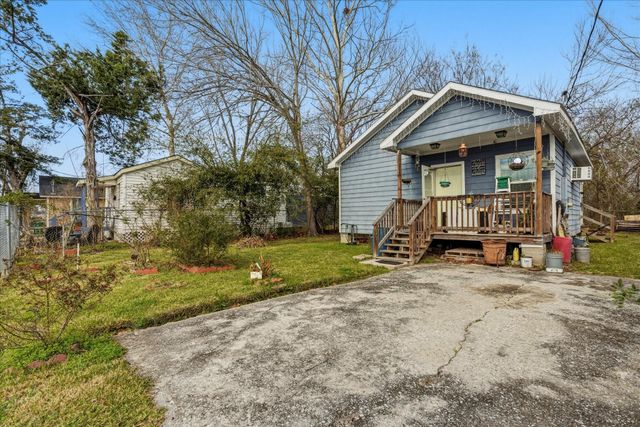 1802 Fort Worth Street, Baytown, TX 77520
