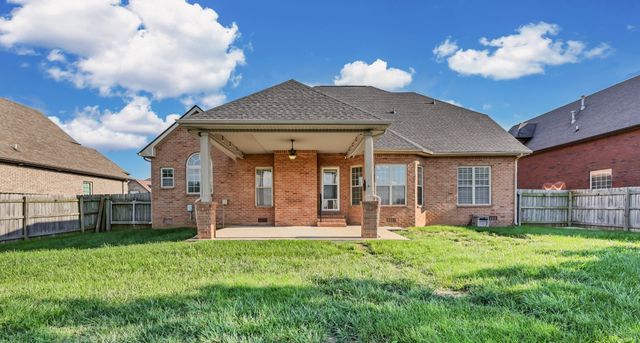 409 Carson Bailey Ct, Clarksville, TN 37043
