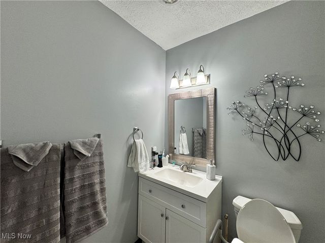 1327 Huntington Court, Boardman, OH 44512