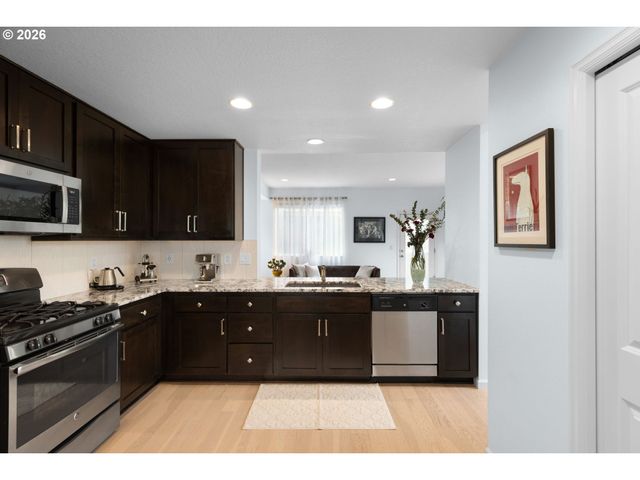 10603 Ne AVERY Way, Hillsboro, OR 97006