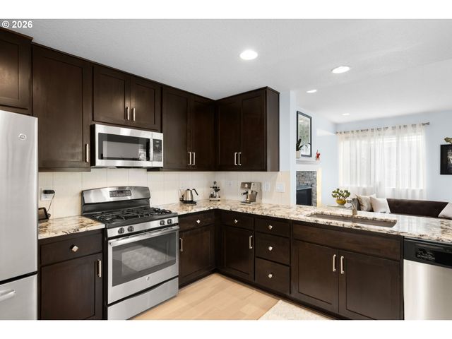 10603 Ne AVERY Way, Hillsboro, OR 97006