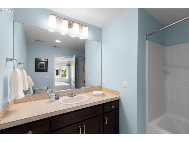 10603 Ne AVERY Way, Hillsboro, OR 97006