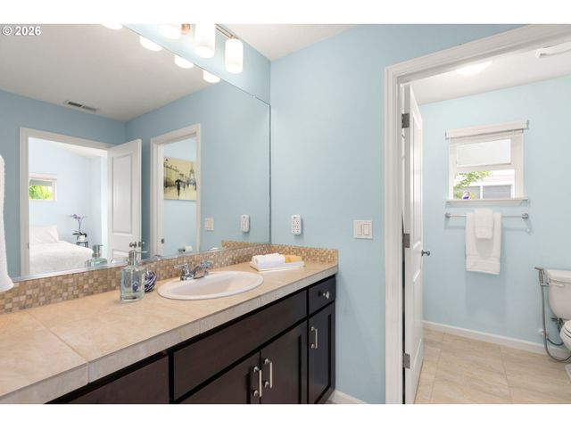 10603 Ne AVERY Way, Hillsboro, OR 97006