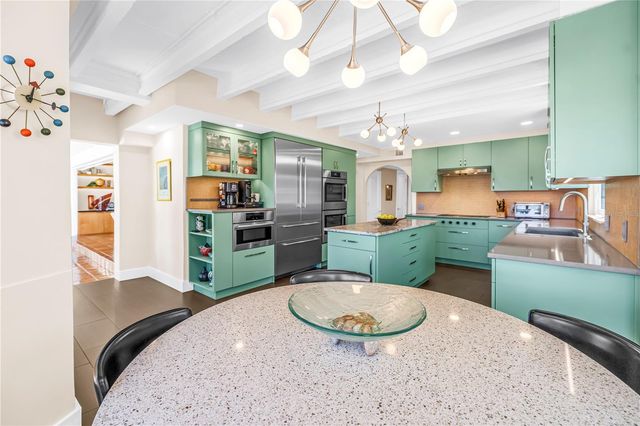 2781 BAYSIDE DRIVE S, St Petersburg, FL 33705