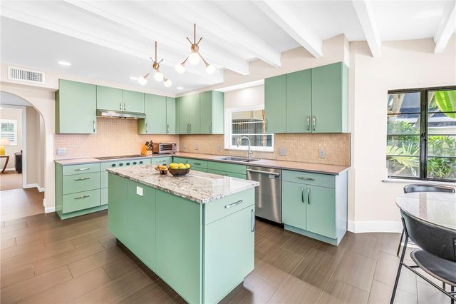 2781 BAYSIDE DRIVE S, St Petersburg, FL 33705
