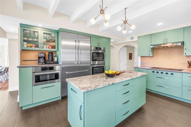 2781 BAYSIDE DRIVE S, St Petersburg, FL 33705