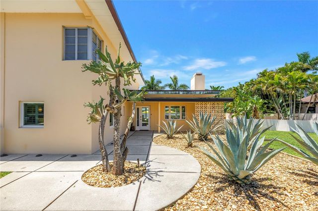 2781 BAYSIDE DRIVE S, St Petersburg, FL 33705