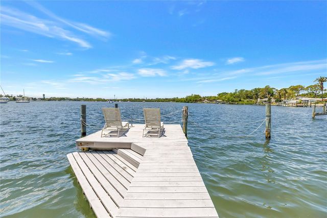 2781 BAYSIDE DRIVE S, St Petersburg, FL 33705