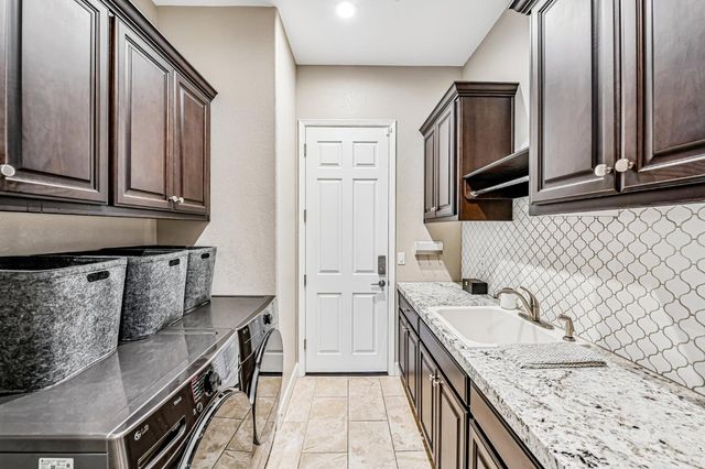 2423 Finchwood Landing Ln, Manteca, CA 95336