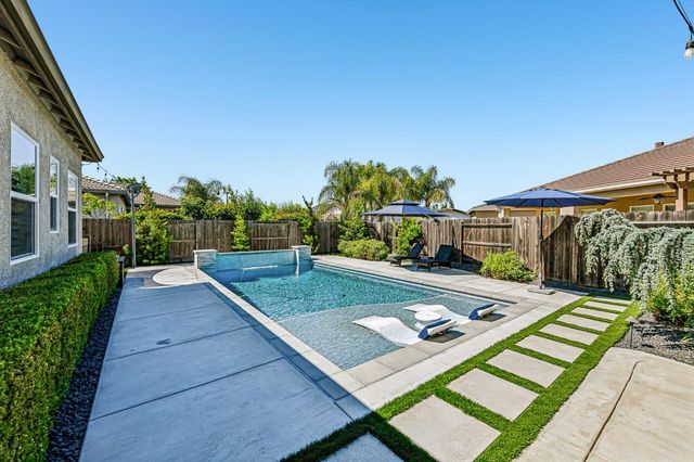 2423 Finchwood Landing Ln, Manteca, CA 95336