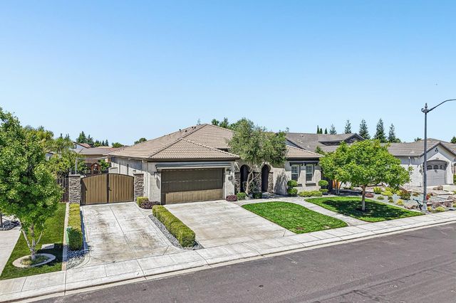 2423 Finchwood Landing Ln, Manteca, CA 95336