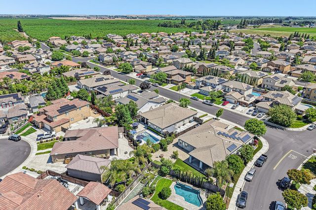 2423 Finchwood Landing Ln, Manteca, CA 95336